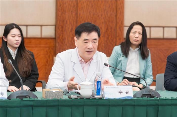 吉大中日联谊医院与上海瑞金医院签署质子治疗系统研发合作协议