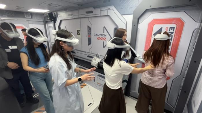 龙程VR“星际旅客”全感剧场亮相安徽科交会，科技引领娱乐新风口