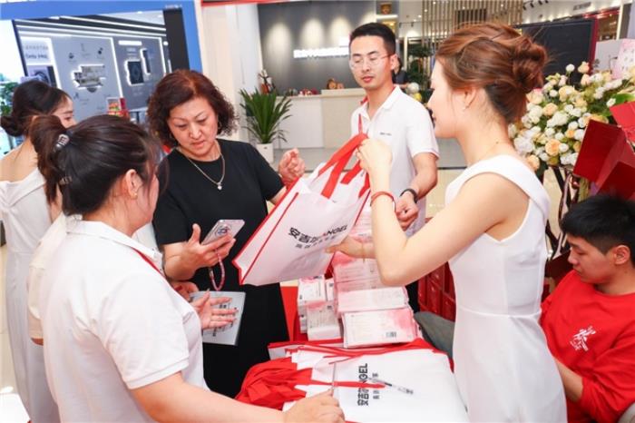 安吉尔亚洲一号店盛大开业：立足家装潮流高地，引领净水消费新趋势