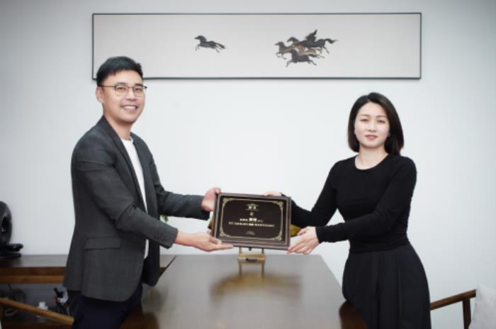 绝影XENJOY携手别墅设计大师蔡晴：以空间美学重构家庭健身的感知革命