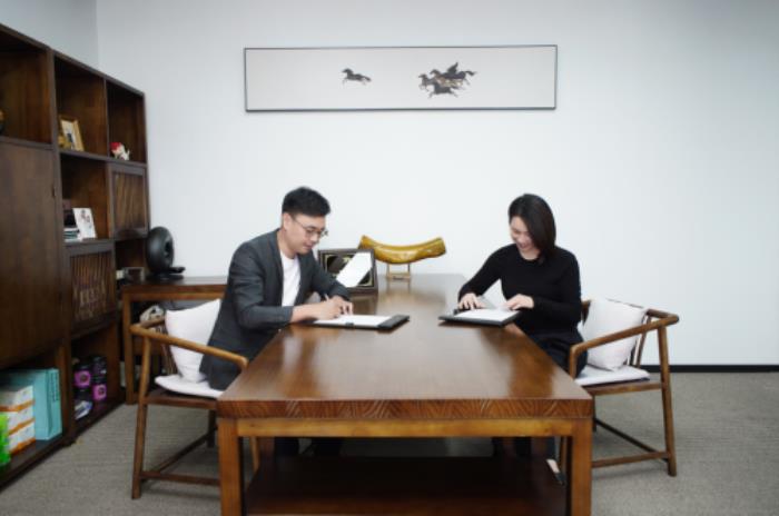 绝影XENJOY携手别墅设计大师蔡晴：以空间美学重构家庭健身的感知革命