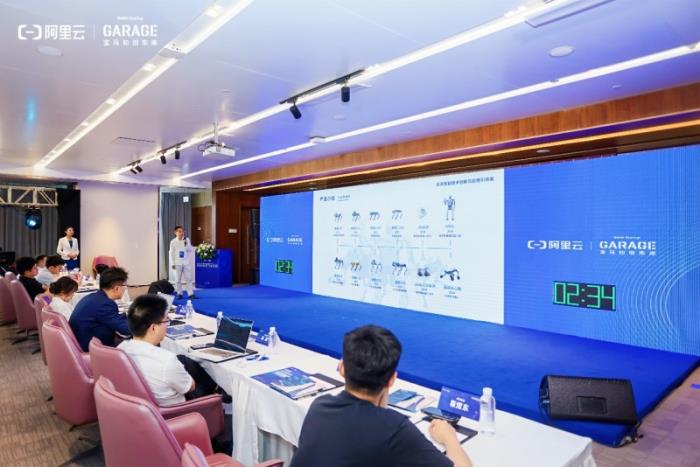2025宝马开放创新行暨成都高新智能网联产创融合加速器集结 构建AI赋能汽车产业创新生态新体系