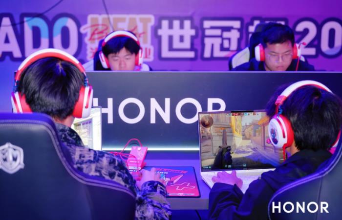 荣耀HUNTER游戏本亮相DreamHack嘉年华 静音高性能引游戏用户争相体验