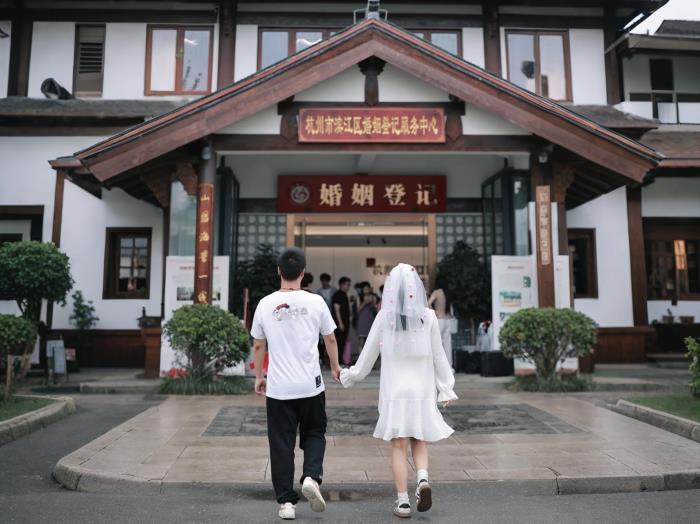 穿拖鞋办婚礼？Z世代新人颠覆传统：在Soul App集云祝福