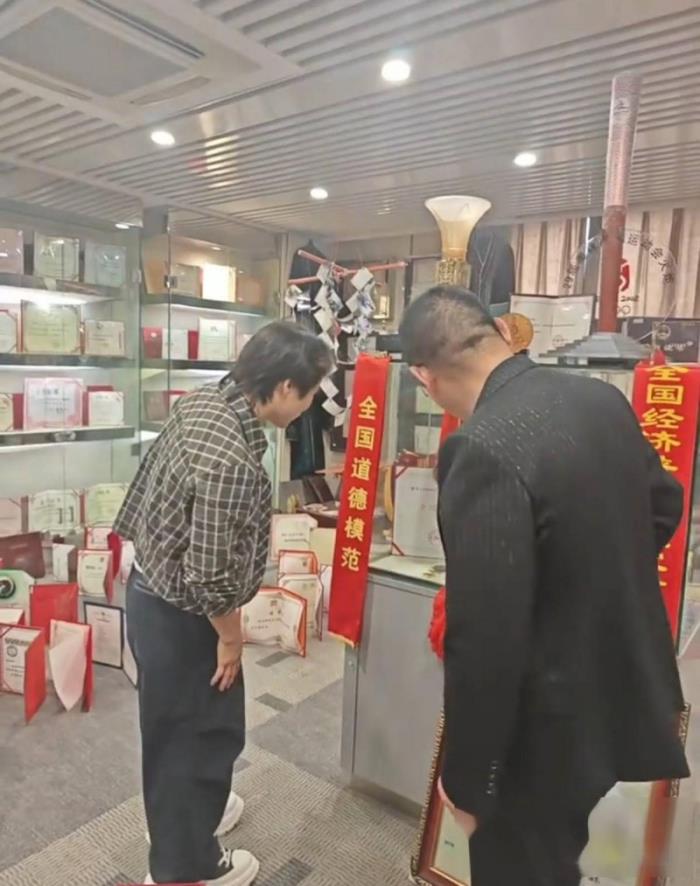 陈光标全网招募保镖，拳王张伟丽主动请缨，不谈薪资只为保护好人
