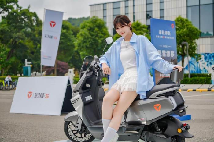 长续航新标尺诞生！雅迪冠能系列凭什么创造2000万台销量神话？