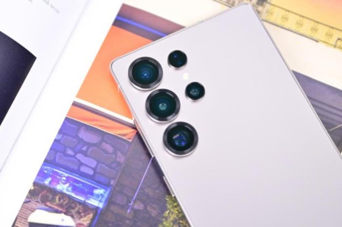三星Galaxy S25 Ultra测评：重塑影像与AI体验新格局的安卓机皇