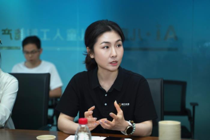 欢迎“新”朋友! 新加坡华侨中学校长李白彬一行来访淘云科技
