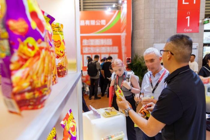 柳州螺蛳粉亮相2025西雅展再次破圈 微念再塑地方美食行业标杆