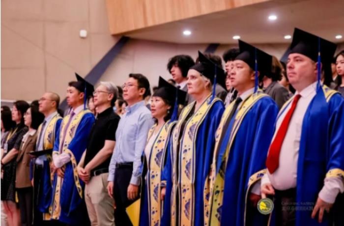 从凯文出发，向世界奔跑丨2025年朝阳凯文毕业典礼纪实