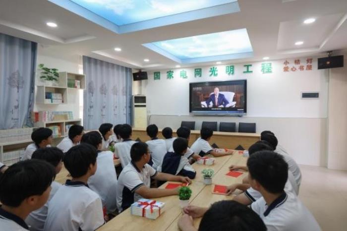 天狮李金元：党建引领，为乡村教育注入新动力