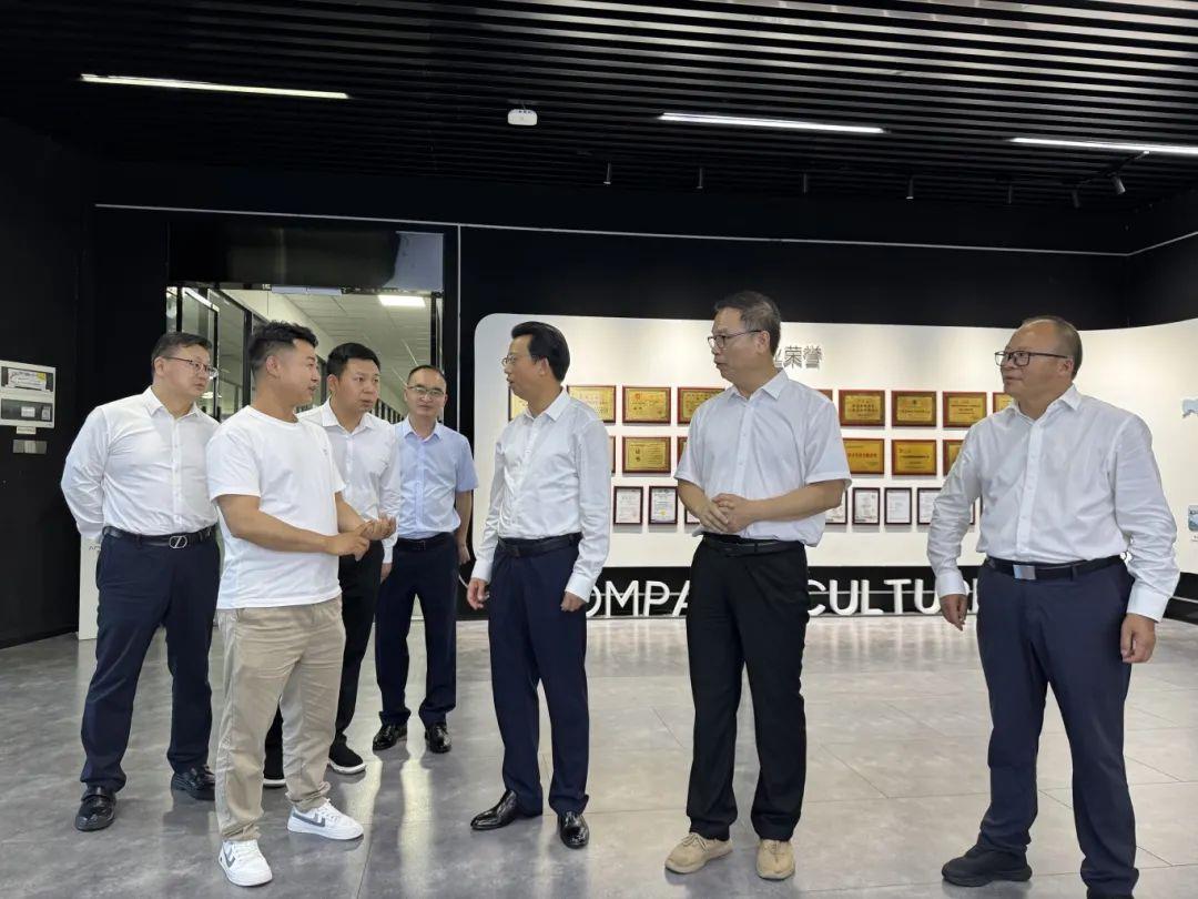 六盘水市委书记张定超一行莅临热立方考察交流