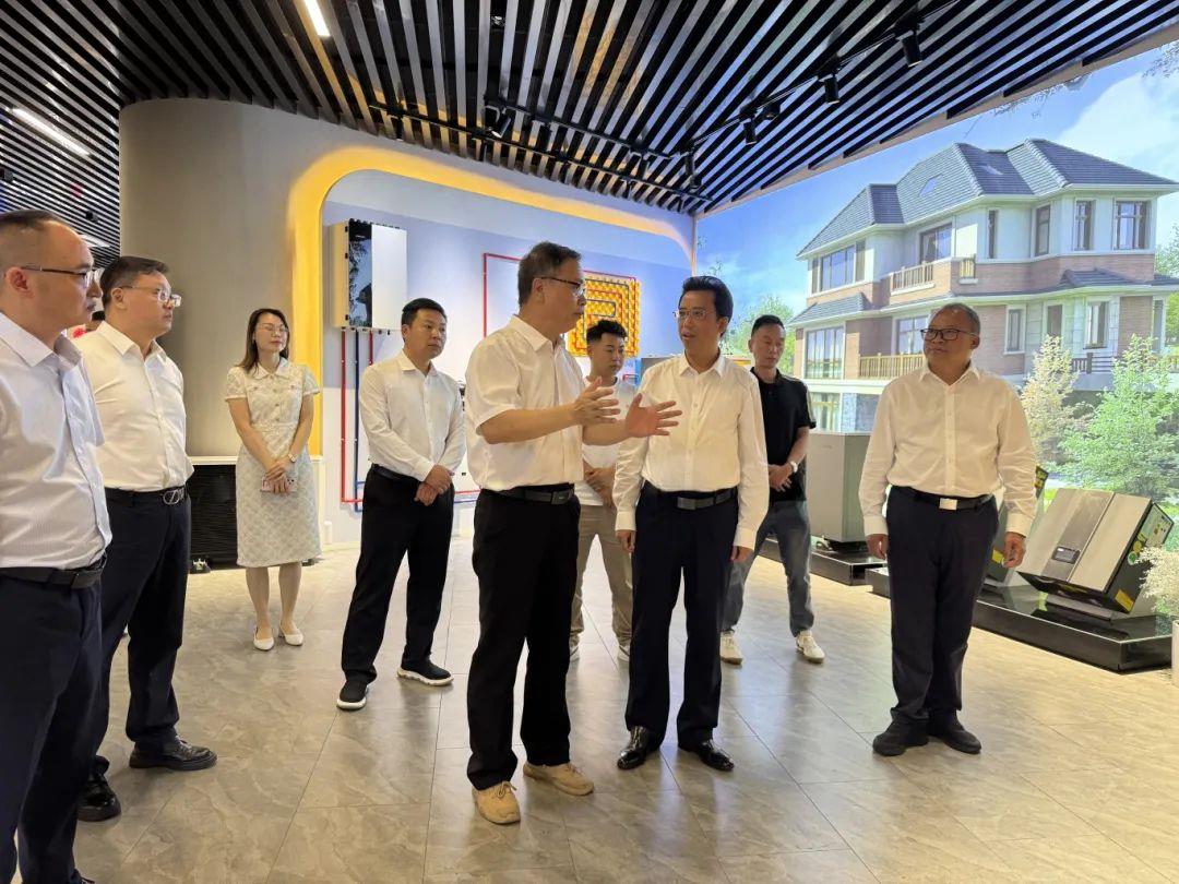 六盘水市委书记张定超一行莅临热立方考察交流