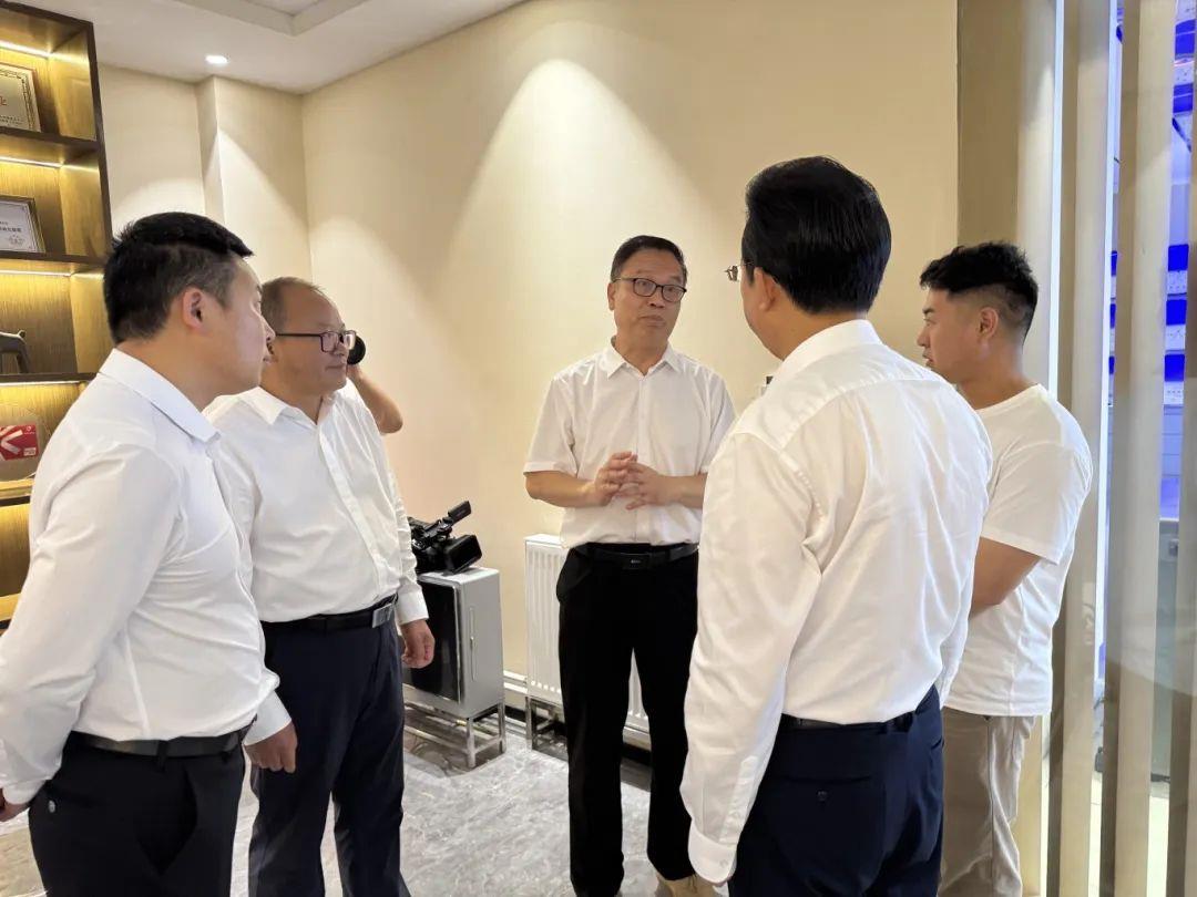 六盘水市委书记张定超一行莅临热立方考察交流