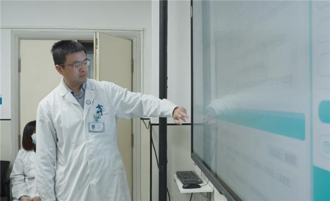 当科技遇见医疗：Newline携手交大一附院打造智慧医疗新范式