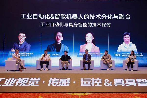 从工业自动化到智能机器人双轨道战略布局 