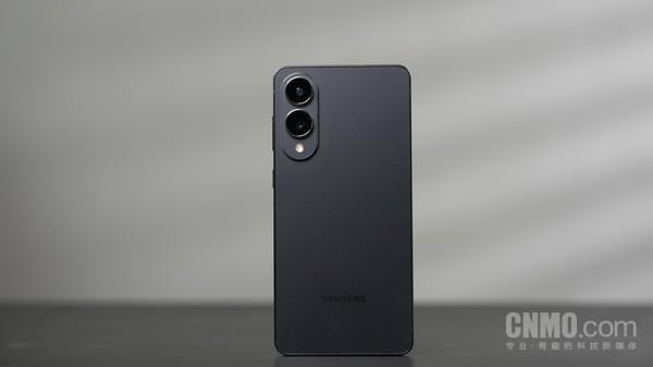 三星Galaxy S25 Edge：当轻薄成为潮流