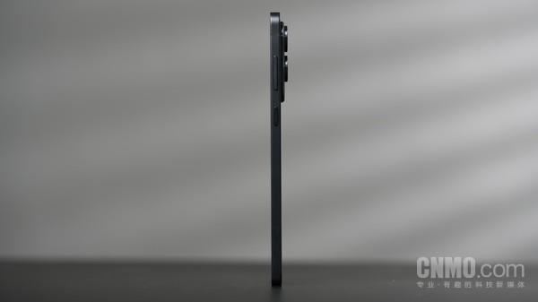 三星Galaxy S25 Edge：当轻薄成为潮流