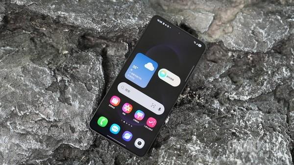 三星Galaxy S25 Edge：当轻薄成为潮流