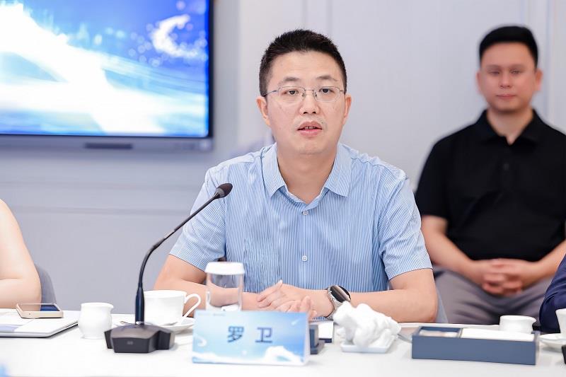 电子科技大学 鲲鹏昇腾科教创新孵化中心揭牌，打造中国算力生态“成电范式”