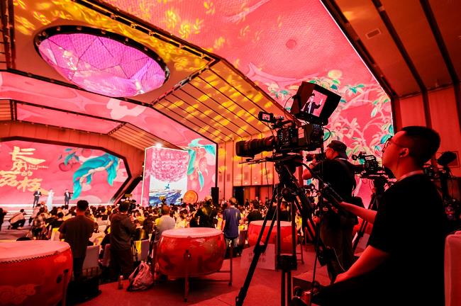 CCTV6电影频道融媒体中心携手佳能，开启电影机讯道化直播新范式