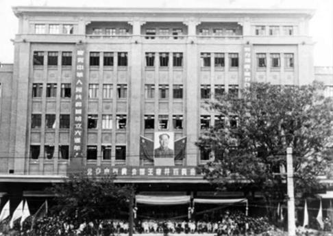 与视觉中国共赴王府井集团70周年记忆首映礼