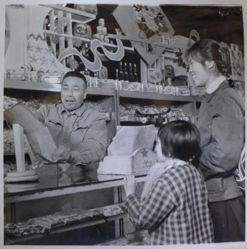 与视觉中国共赴王府井集团70周年记忆首映礼