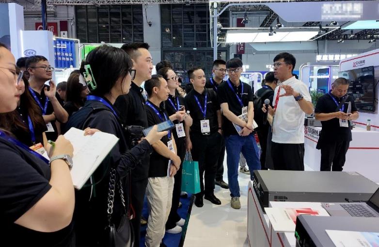 爱科赛博测试电源硬核新品，闪亮登场SNEC 2025光伏展