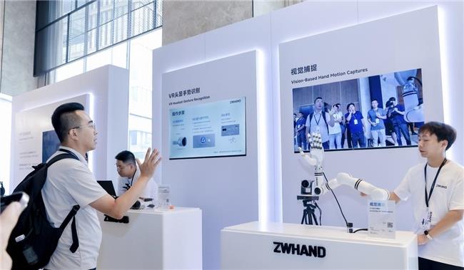 兆威机电全球首发新⼀代ZWHAND仿人灵巧手，持续加码具身智能赛道
