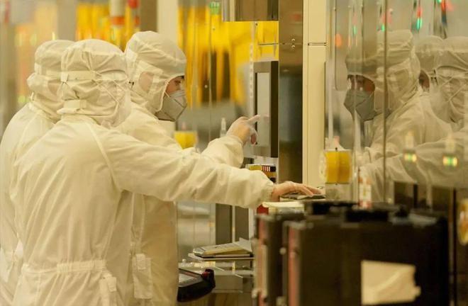 DDR4价格反超DDR5，中国存储产业迎国产替代黄金期