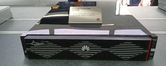 极简全闪数据中心“再进化”，华为赋予“闪存普惠”深层意义