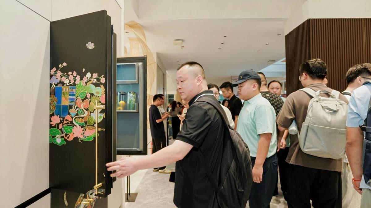 “非遗竹编”冰箱？卡萨帝建博会展示定制款新品，面向谁？