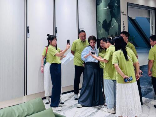 亮剑华中！QD瓷砖Q粉节华中战区奋勇向“新”