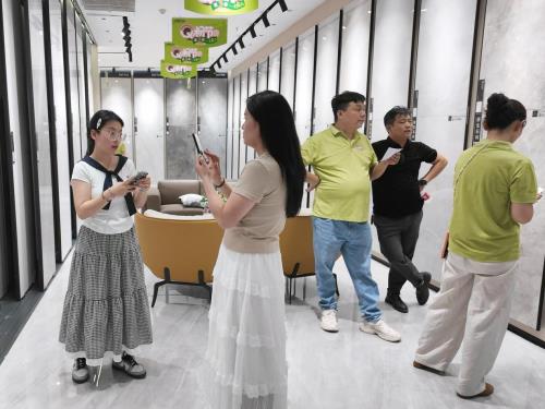 亮剑华中！QD瓷砖Q粉节华中战区奋勇向“新”