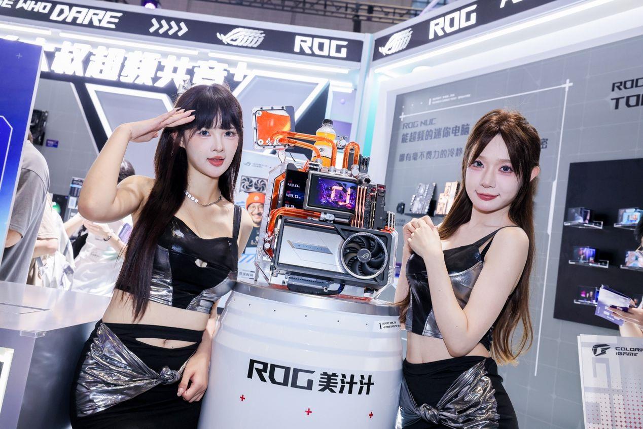 BW2025 华硕主板背置&超频双赛道大放异彩