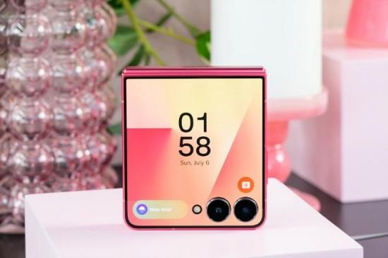 探秘三星Galaxy Z Flip7：精湛工艺打造掌心折叠旗舰