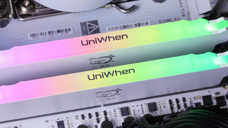 “居家避暑”装机必备，云彣「煌」系列DDR5 7200 48GB内存评测