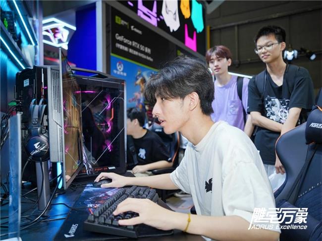 BW2025技嘉AORUS战力全开，次元突破！硬核电竞引爆文化狂潮