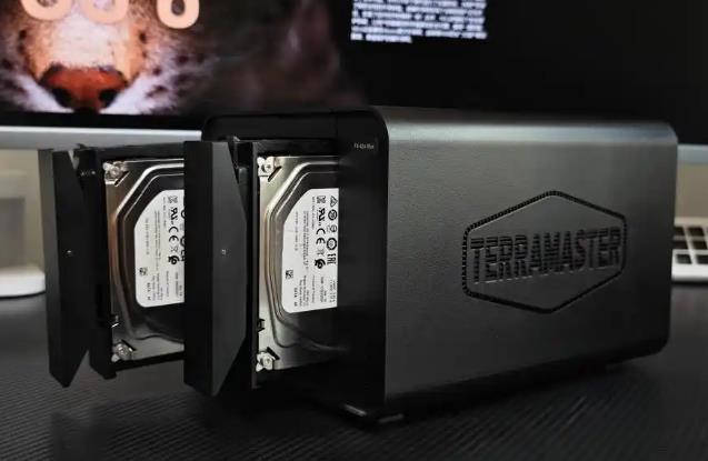 NAS性能的较量：铁威马 F4-424 Max Pk绿联DXP4800
