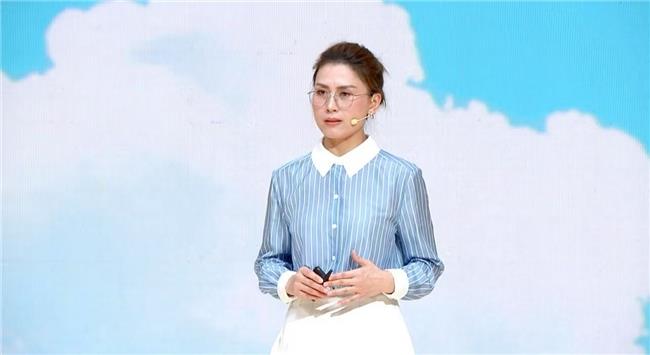 重构时尚出行基因：爱玛×黄油小熊联名系列发布引领电动两轮车美学革命
