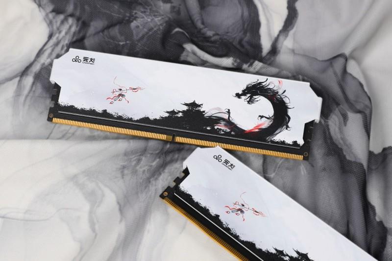 国韵性价比再攀高峰，云彣绫龙系列48GB DDR5内存首测