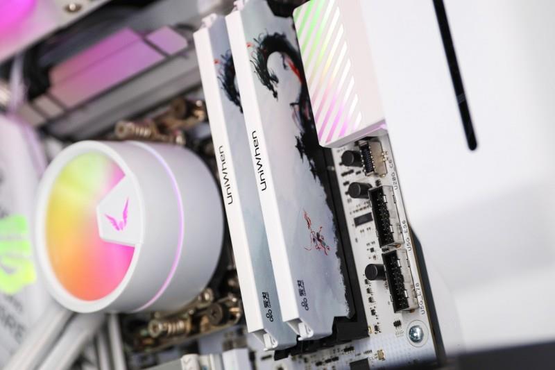 国韵性价比再攀高峰，云彣绫龙系列48GB DDR5内存首测