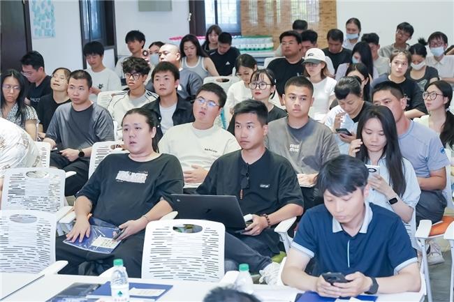 “锦绣花木·益企同行——科技驱动智能硬件发展论坛”圆满落幕