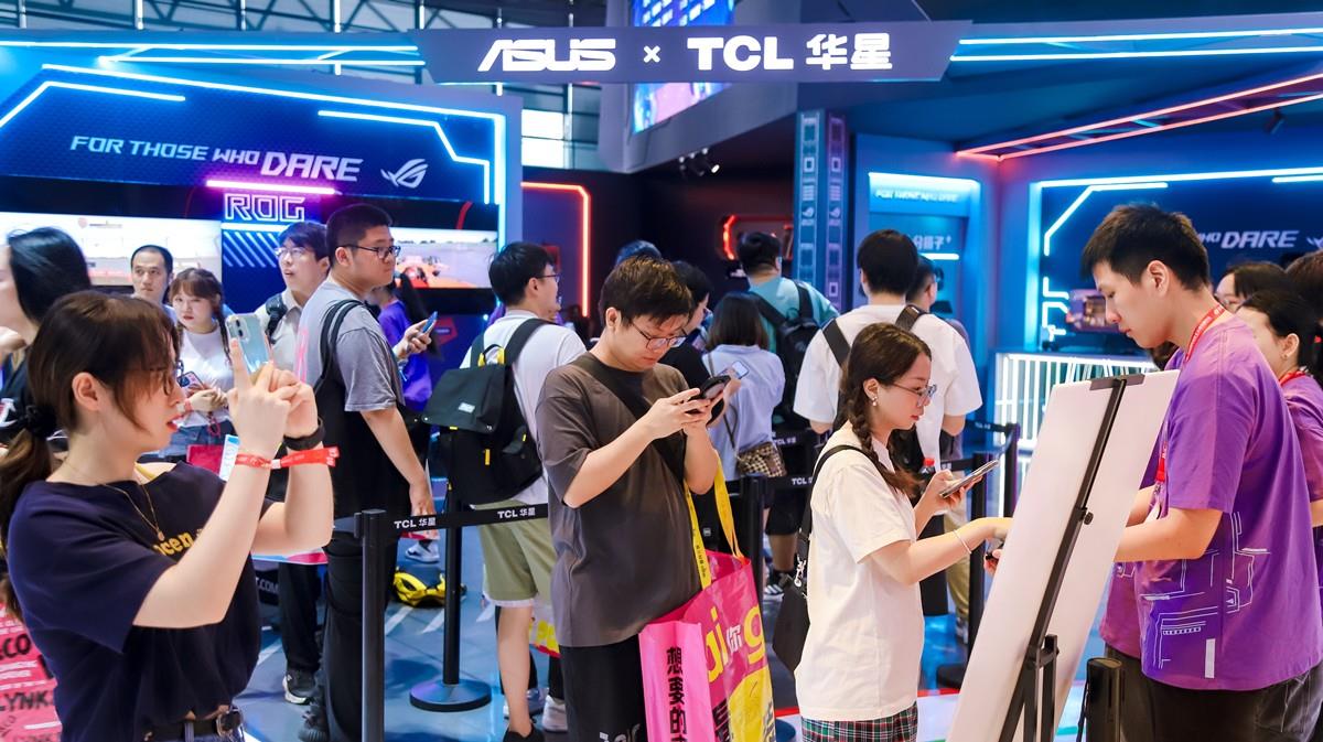 ChinaJoy2025丨TCL华星携手华硕共筑沉浸体验新生态