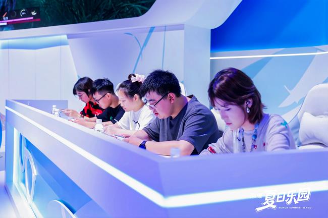 荣耀GT Pro亮相2025ChinaJoy：硬核科技与沉浸体验引爆玩家热情