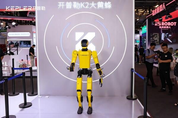 WAIC 2025：开普勒大黄蜂挑战8小时直播圆满收官，引领具身智能商业化新征程